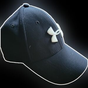 Under Armour Black Blitzing Cap with Logo LG/XL, excellent Pre Owned Condition